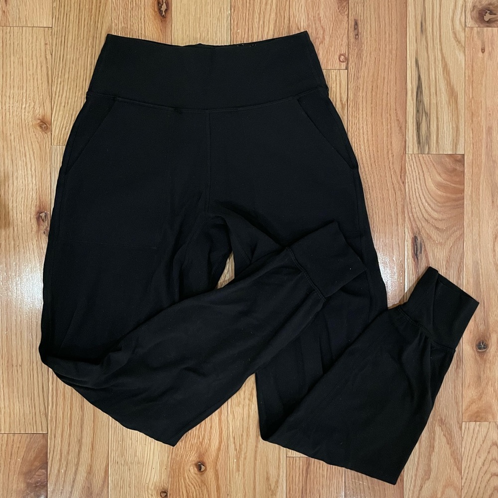 Lululemon Women’s Yoga Slim Fit Align High-Rise Jogger Pants